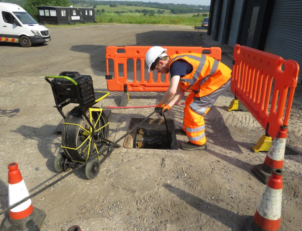 CCTV-drain-surveys-83-500x383@2x.jpg